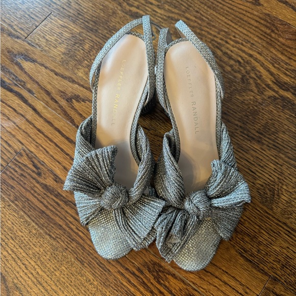 Loeffler Randall Silver Gold Camellia sz 7 - Picture 7 of 10